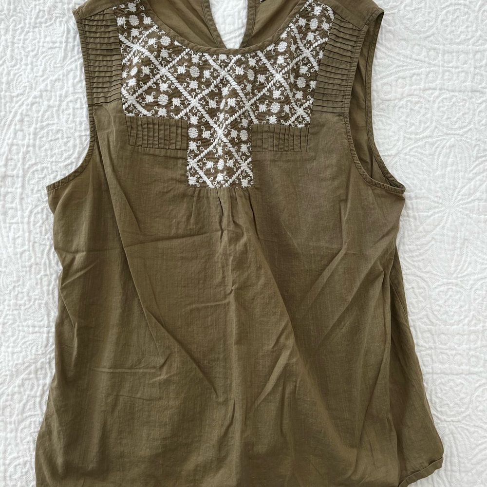 Hinge Sleeveless Top Olive Green Embroidered Size Small